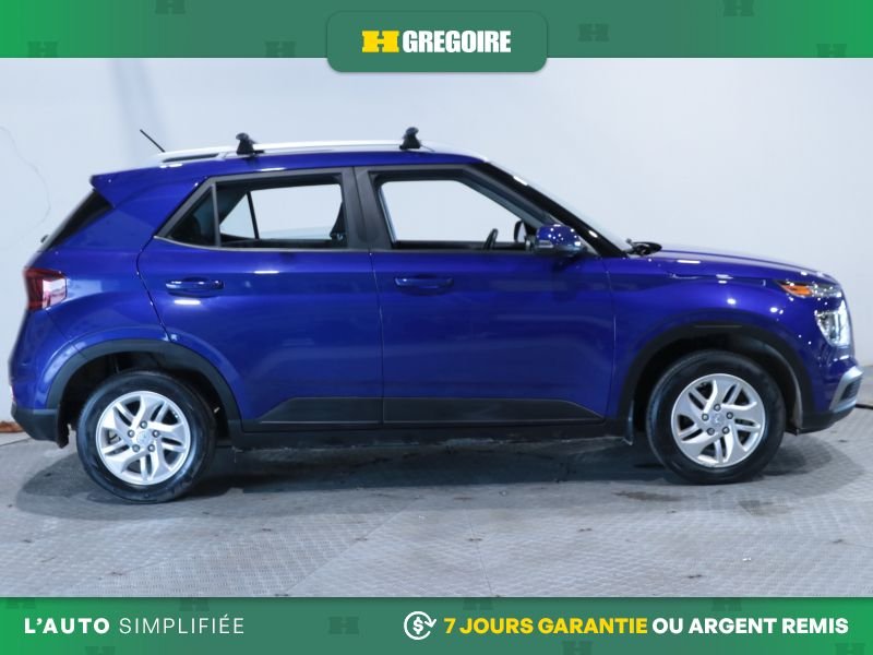2023 Hyundai Venue Blue Laval - photo #10