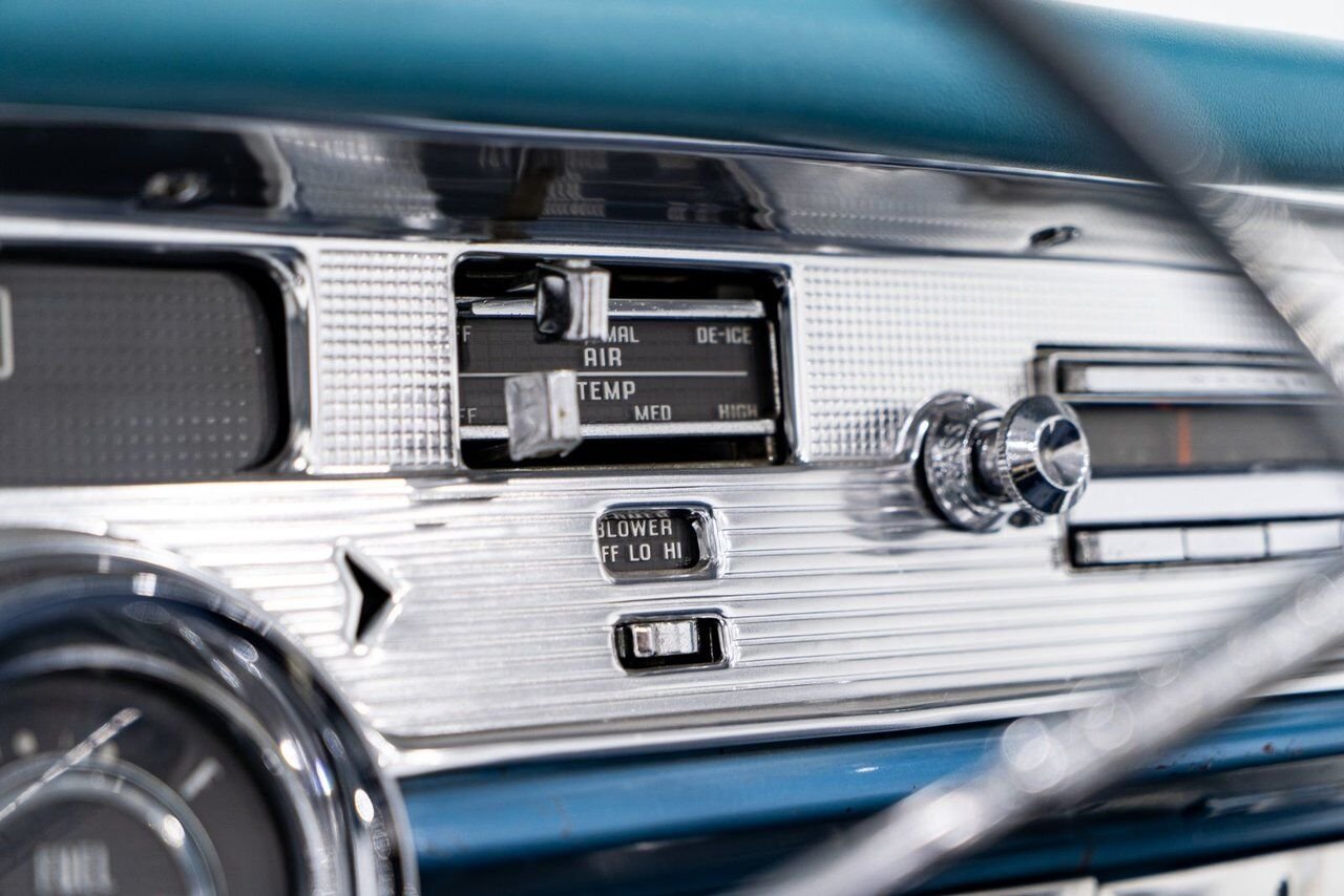 Pontiac Bonneville *PRICE IN USD* Fuel injected 347/315HP 1 of 630 produced 1957 Blanc Montréal - photo #78
