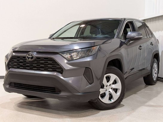 Toyota RAV4 LE AWD 2024 Gris