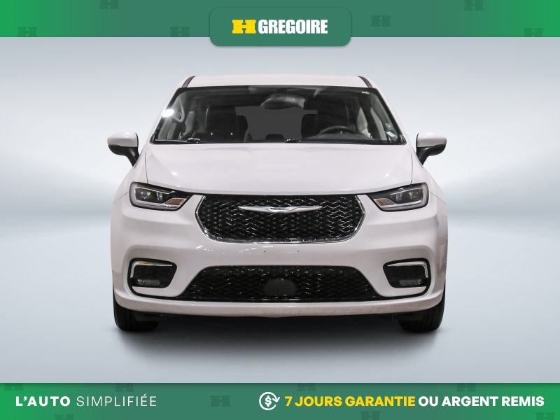2023 Chrysler Pacifica White Saint-Eustache - photo #1