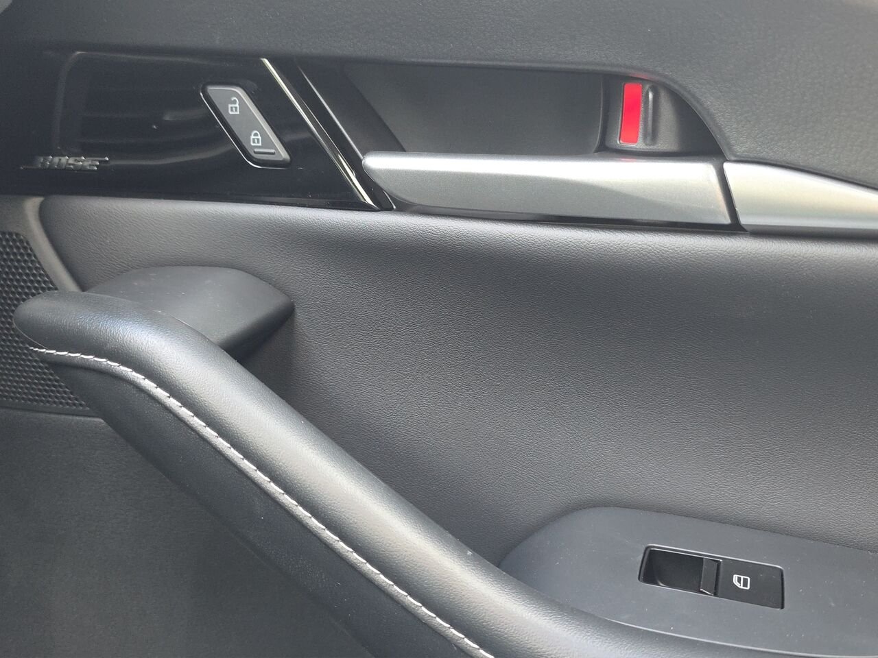 Mazda CX-30 GT, traction intégrale, sièges en cuir, caméra 360°, toit ouvrant, Bose 12 HP, affichage tête 2026 Bleu cristal foncé mica Val-David - photo #16