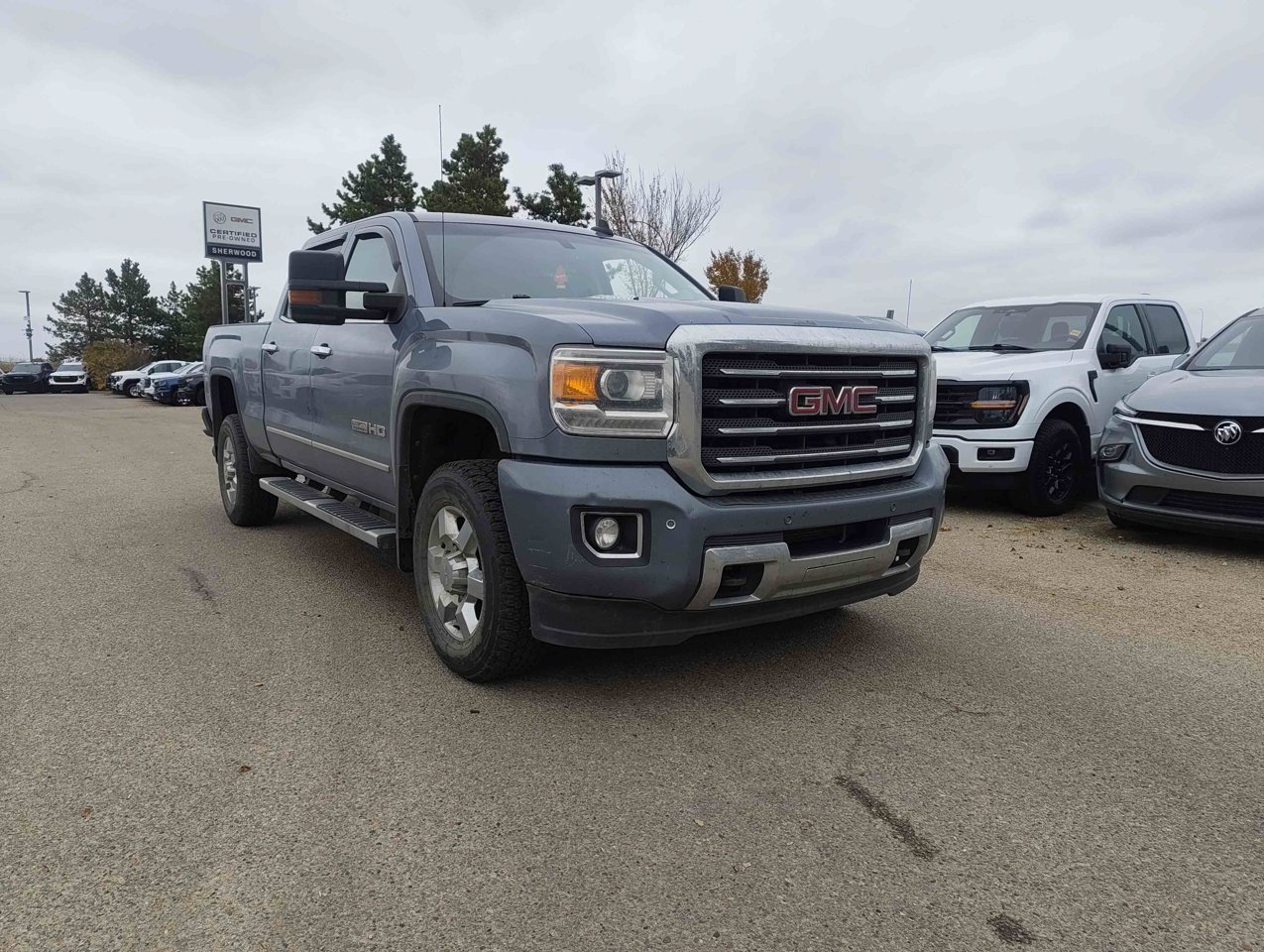 2016 GMC Sierra 2500HD 4WD Crew Cab 153.7 SLT Light Steel Gray Metallic Sherwood Park - photo #2