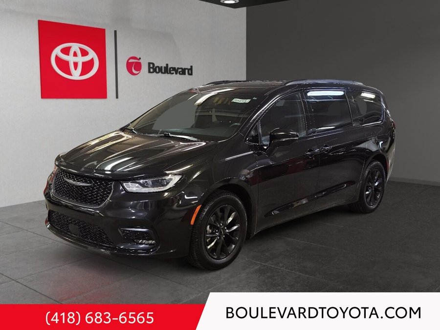 2022 Chrysler Pacifica TOURING L Black