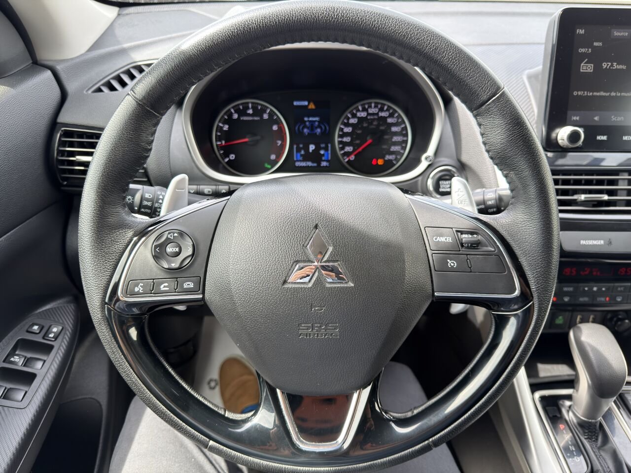 2023 Mitsubishi Eclipse Cross White Thetford Mines - photo #17