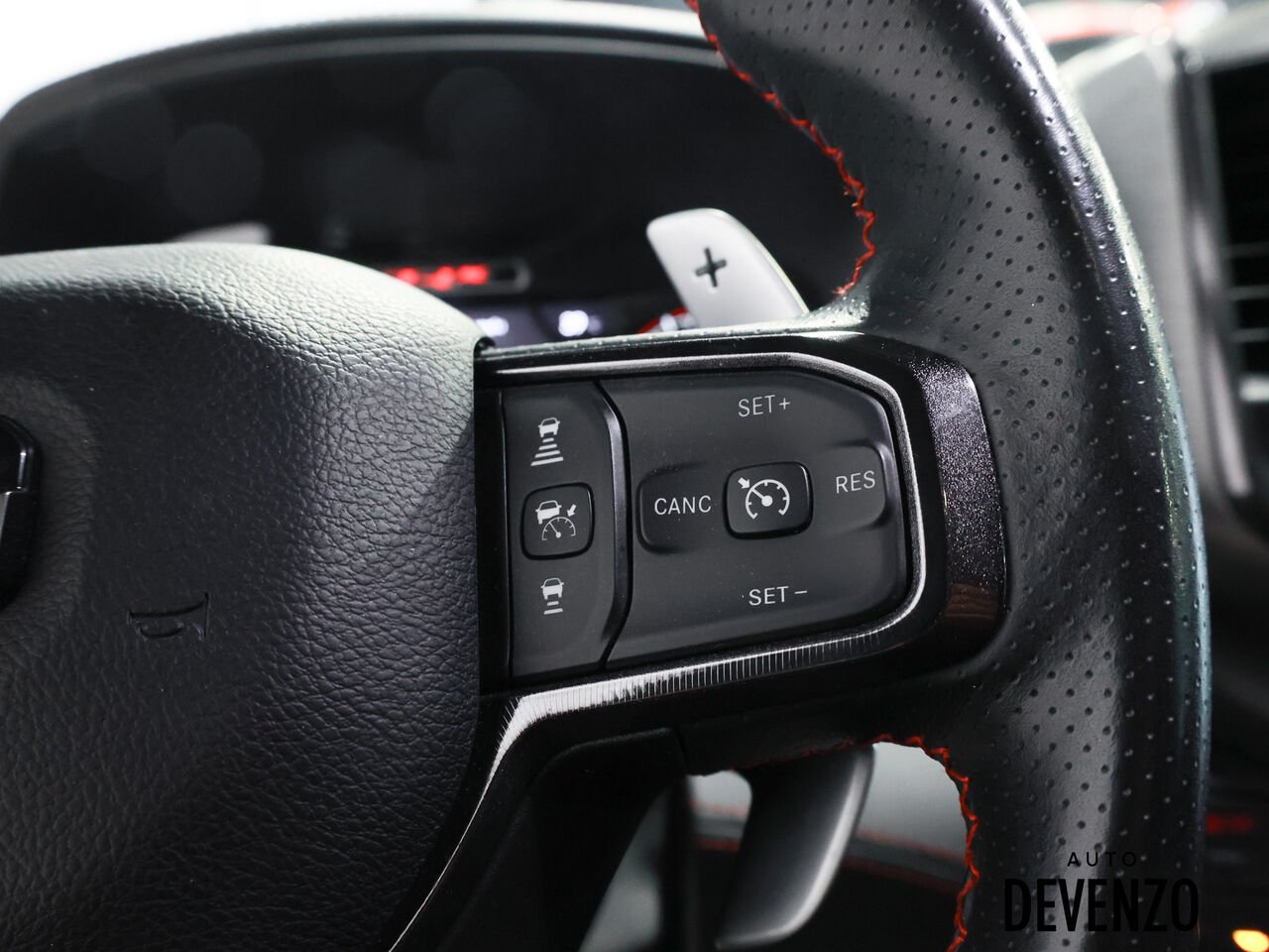 2021 Ram 1500 Black Saint-Eustache - photo #15