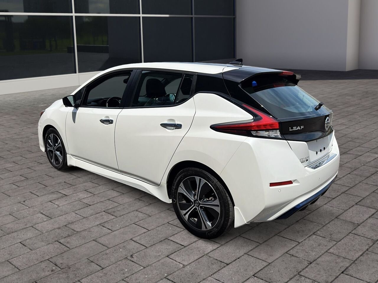 Nissan LEAF SV 40 KWH 2021 Blanc Québec - photo #20