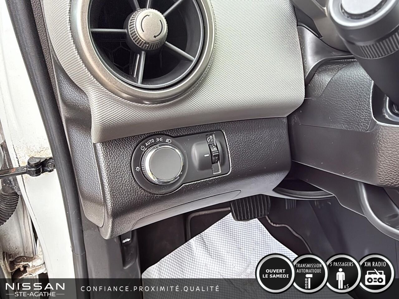 2012 Chevrolet Sonic White Ste-Agathe des Monts - photo #14