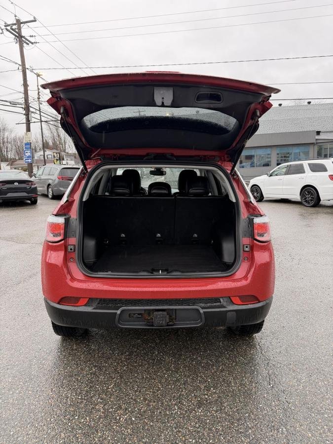 2018 Jeep Compass Red Lac Mégantic - photo #9