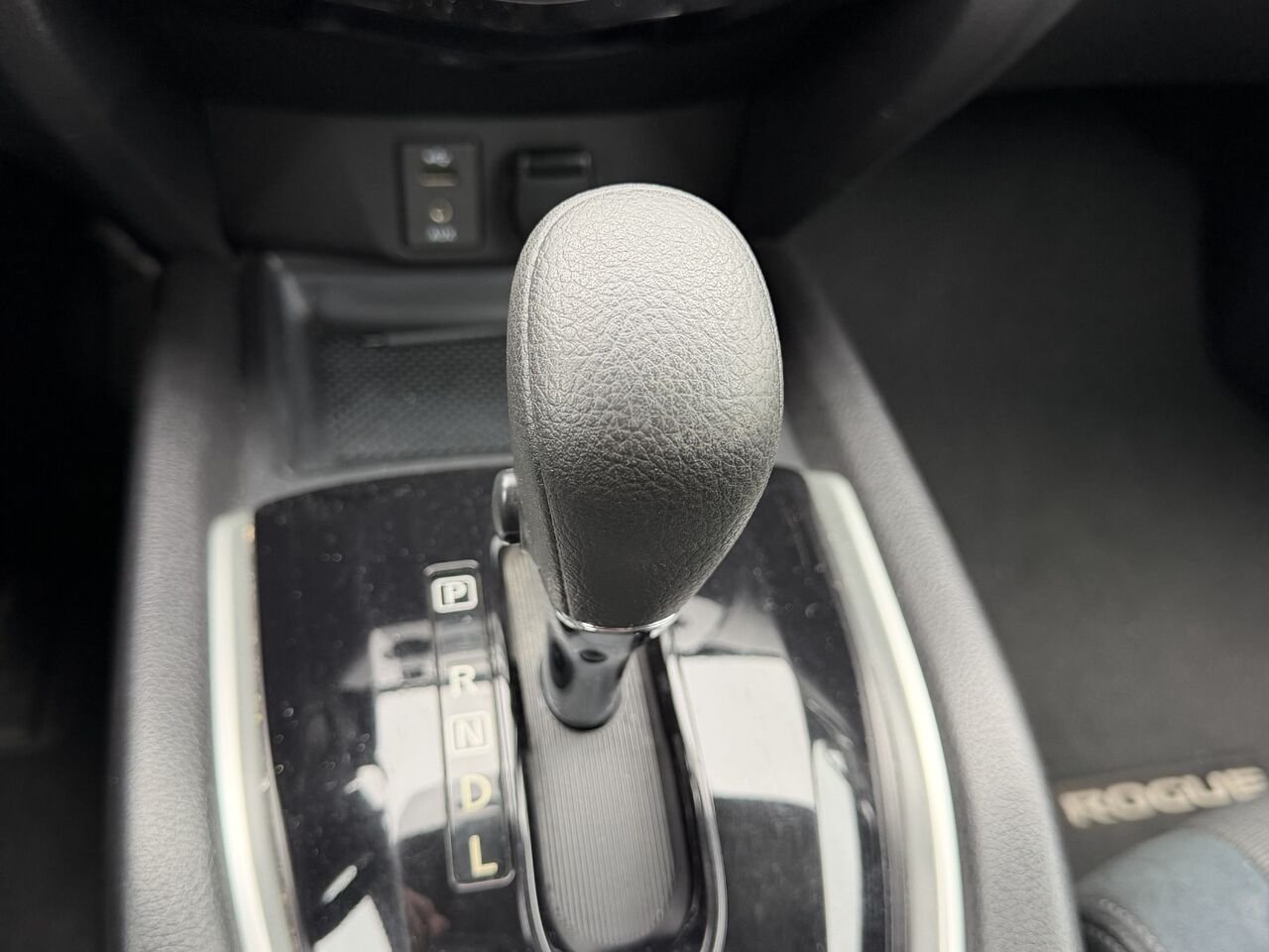 Nissan Rogue Traction avant 4 portes SV 2015 Gris Châteauguay - photo #26