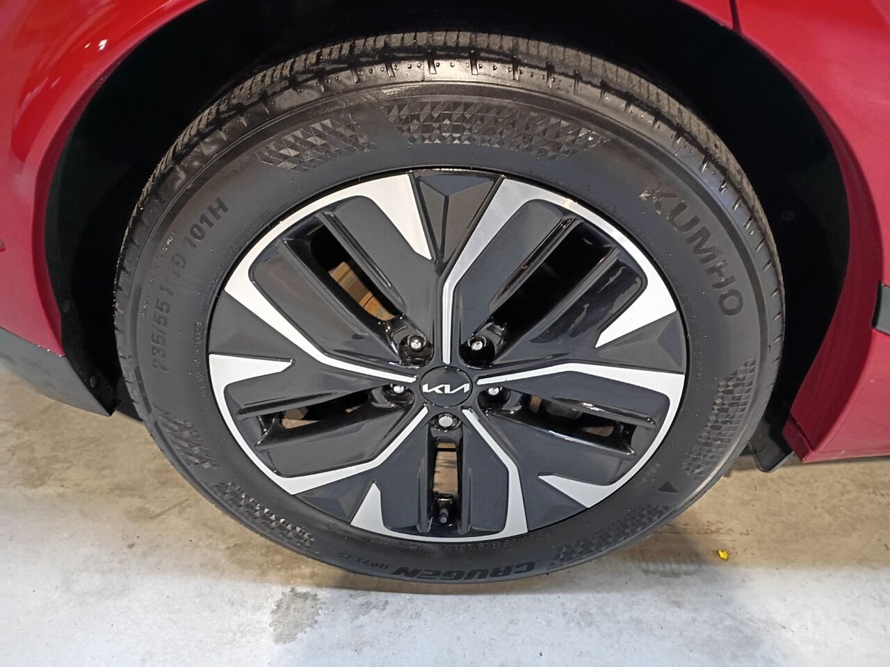 2024 Kia EV6 Red Blainville - photo #6