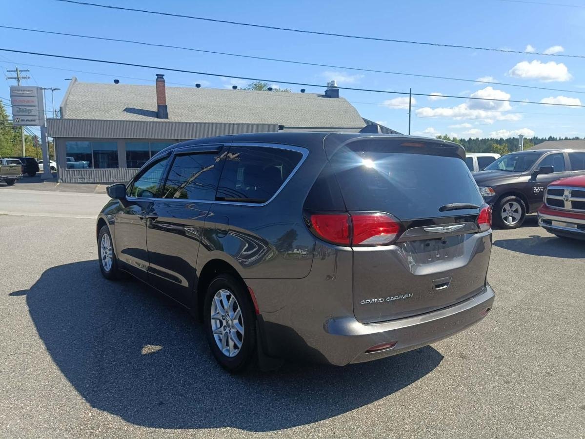 Chrysler Grand Caravan 2022 Gris Lac Mégantic - photo #5