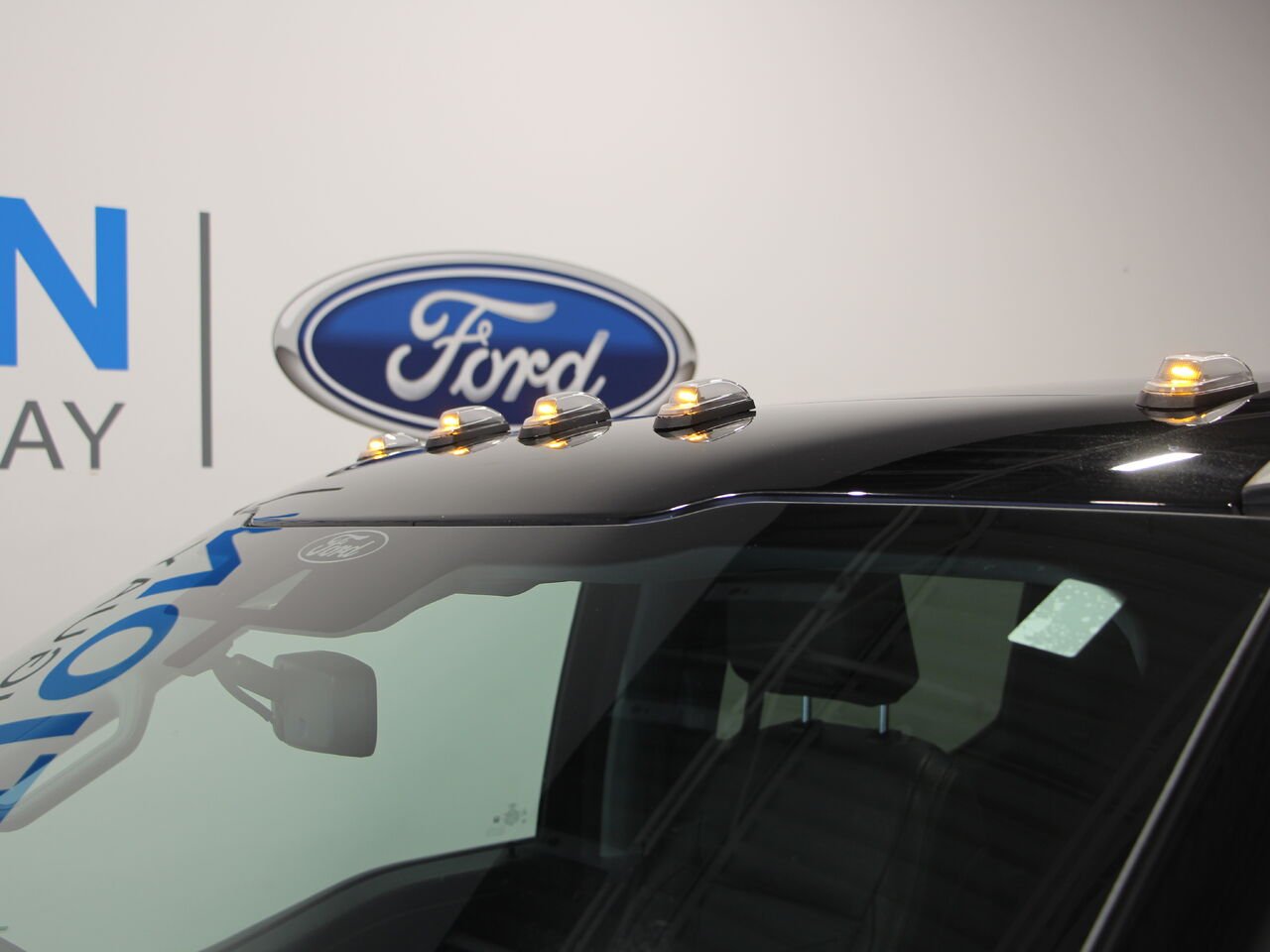 2024 Ford Super Duty F-250 SRW LARIAT Black Saint-Eustache - photo #29