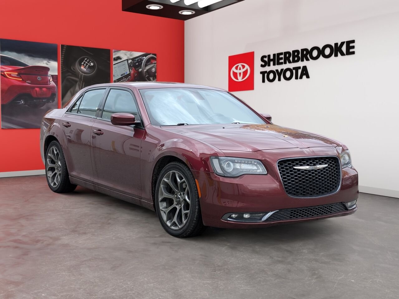 2018 Chrysler 300 2C3CCABGXJH264249 Red Sherbrooke - photo #1