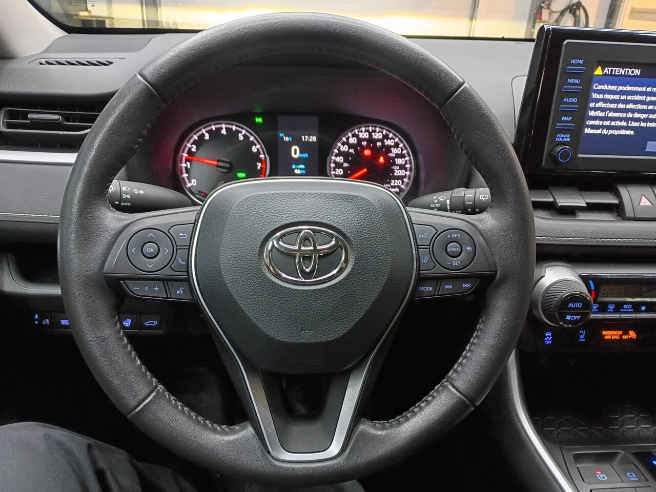 2022 Toyota RAV4 Red Blainville - photo #23