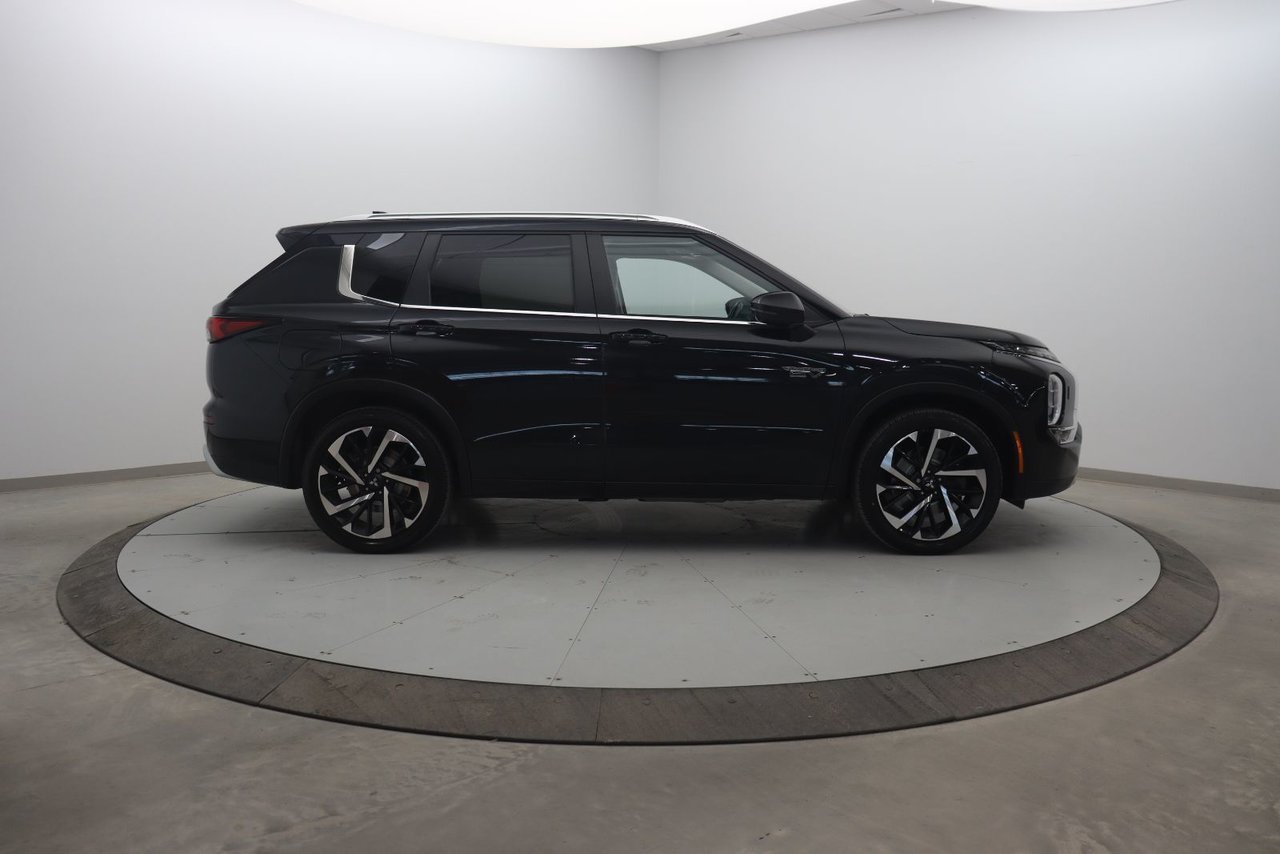 Mitsubishi Outlander PHEV 2024 Noir Baie-Comeau - photo #2