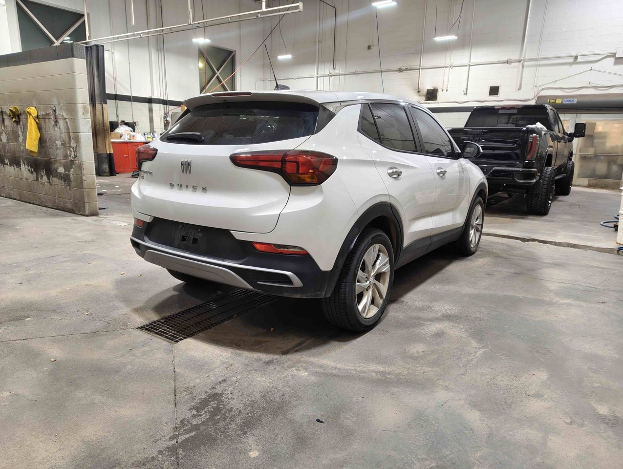 2024 Buick Encore GX FWD 4dr Preferred White Sherwood Park - photo #5