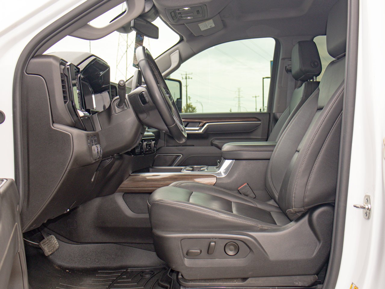2025 Chevrolet Silverado 3500HD 4WD Crew Cab 159 LT White Sherwood Park - photo #18