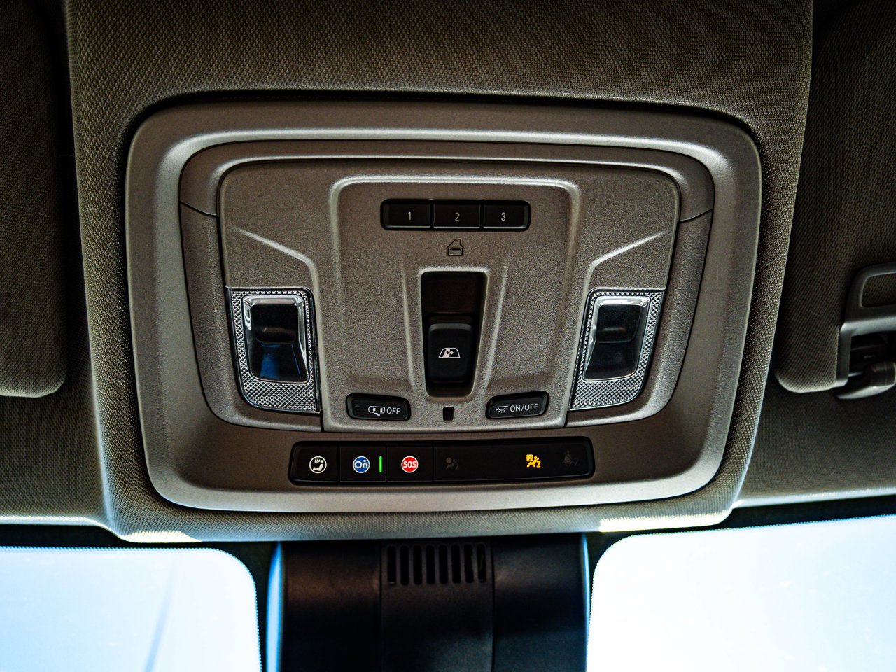 2025 Chevrolet Silverado 1500 4WD Crew Cab 147 RST White Sherwood Park - photo #29