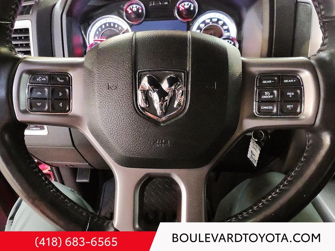 2021 Ram 1500 CLASSIC 100207B-50 | WARLOCK, 4X4 CABINE DE 5 PI 7 PO Red Québec - photo #13