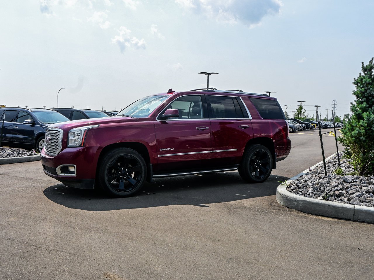 2017 GMC Yukon 4WD 4dr Denali Red Sherwood Park - photo #8