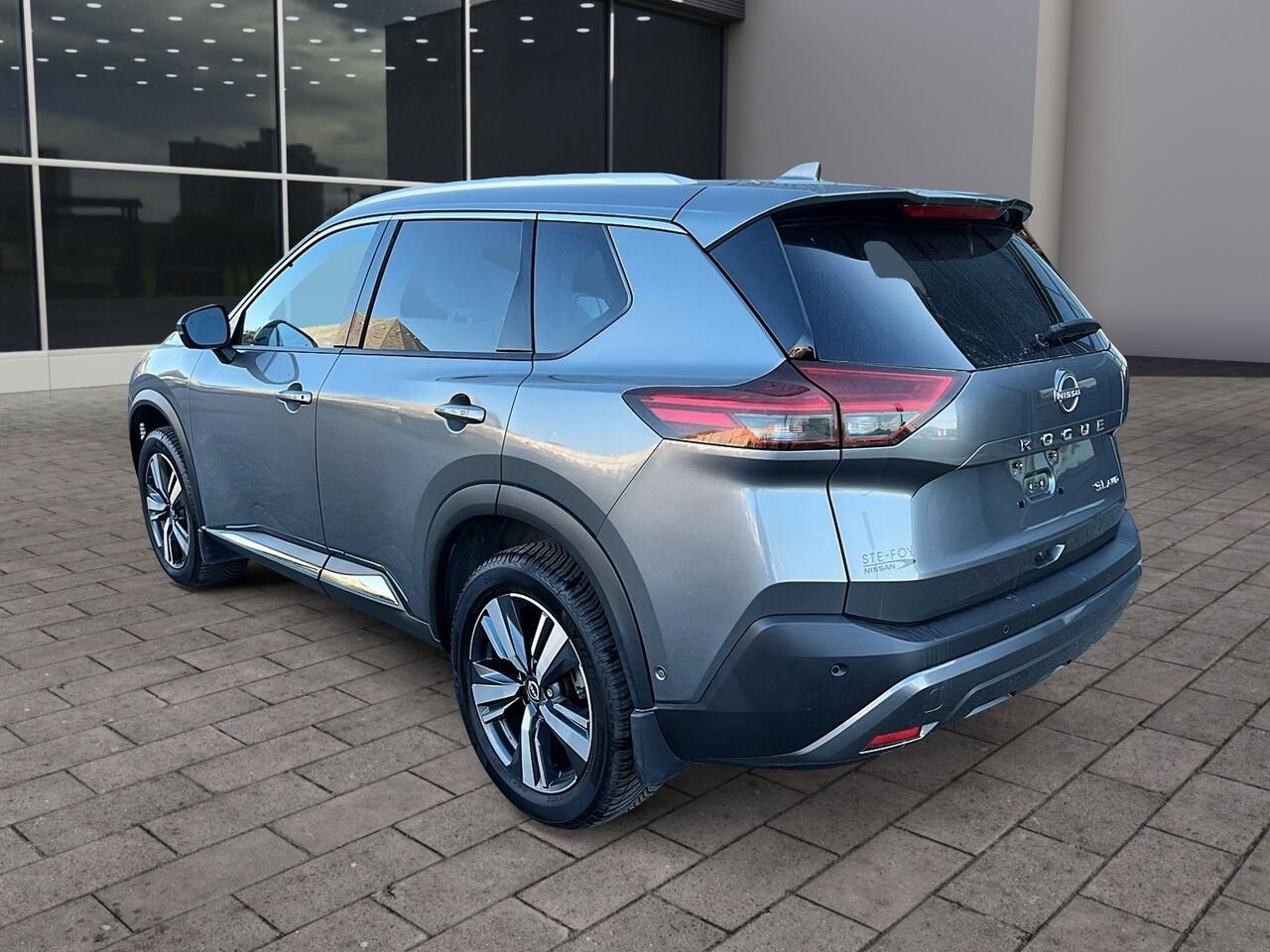 2023 Nissan Rogue SL TI Grey Québec - photo #3