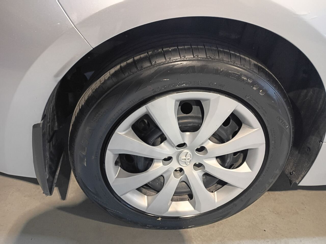 Toyota Corolla 2023 Argent Blainville - photo #10