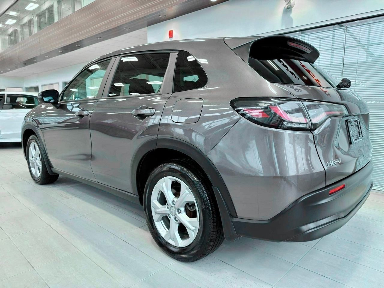 Honda HR-V 2024 Gris Notre-Dame-des-Prairies - photo #6