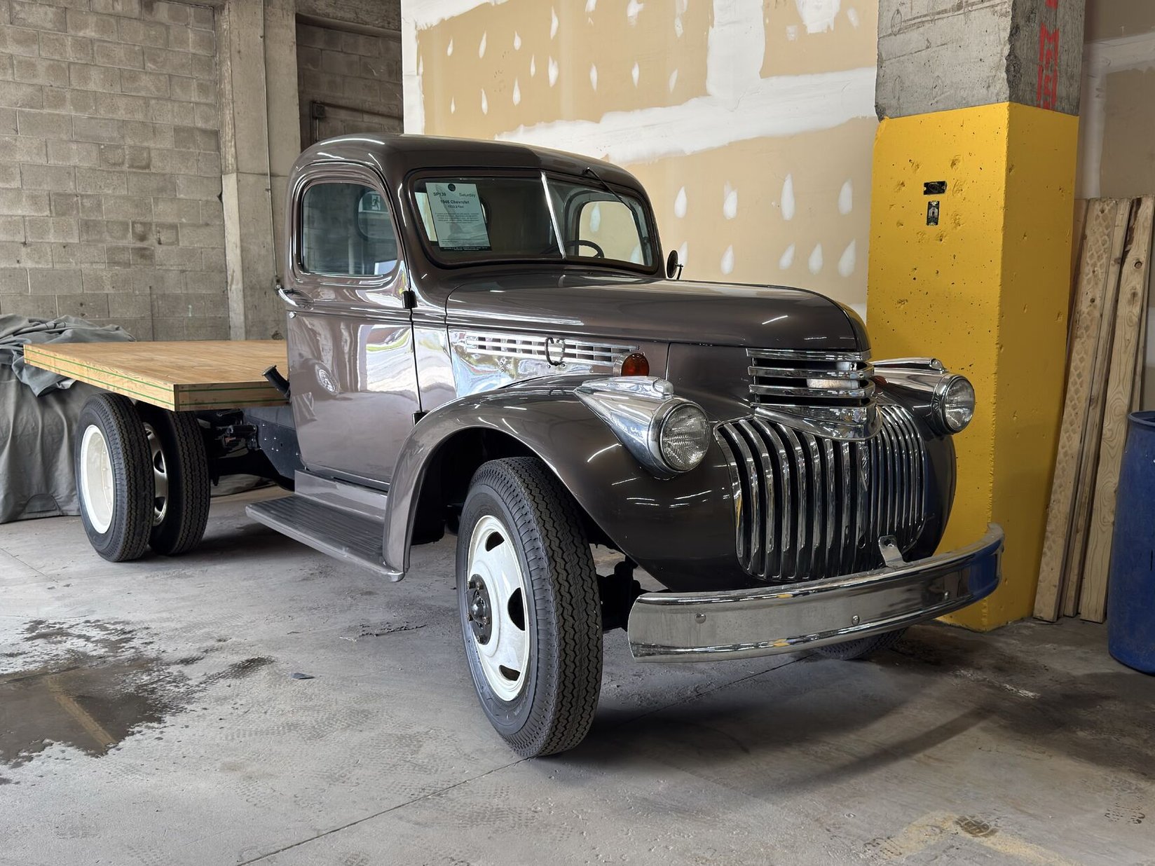 Chevrolet 153 1946 Brun Montréal - photo #3