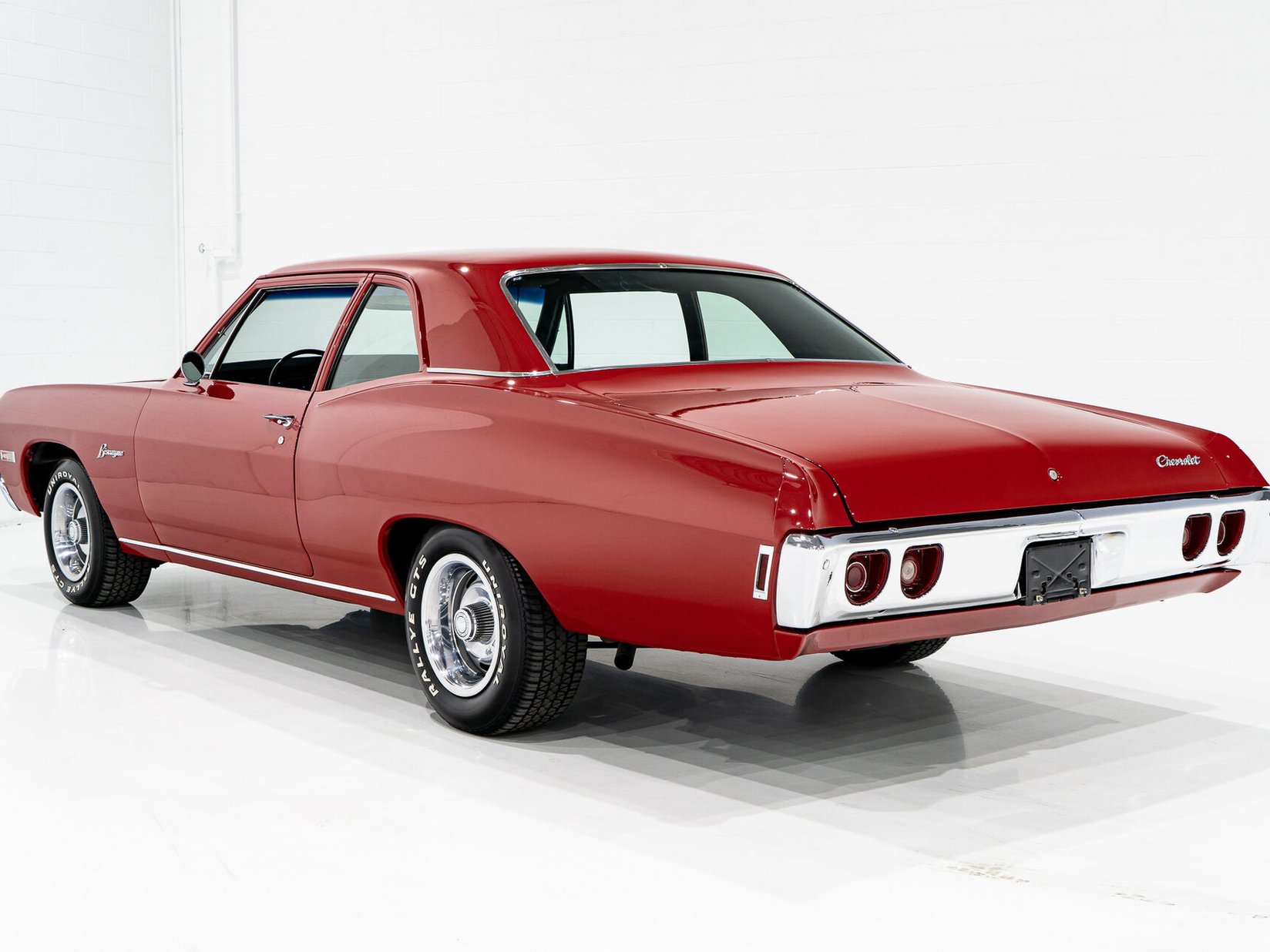 Chevrolet Biscayne **PRIX EN USD** L36 4 speed GM Canada paperwork 1968 Rouge Montréal - photo #1