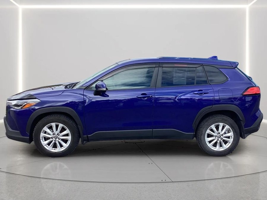 2024 Toyota Corolla Cross LE TA Blue