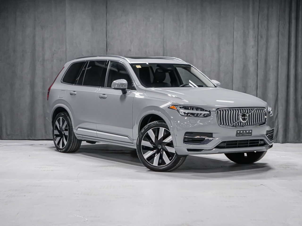 Volvo XC90 Plug-In Hybrid T8 ULTRA BRIGHT 2025 Gris Montréal - photo #2