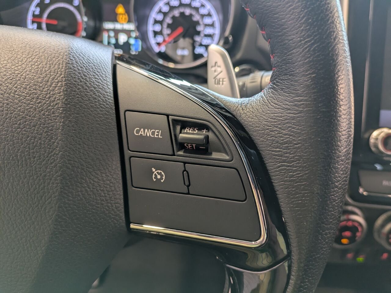 2022 Mitsubishi RVR White Gatineau - photo #7
