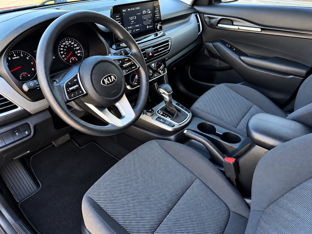 Kia Seltos LX 2021 Gris Châteauguay - photo #1