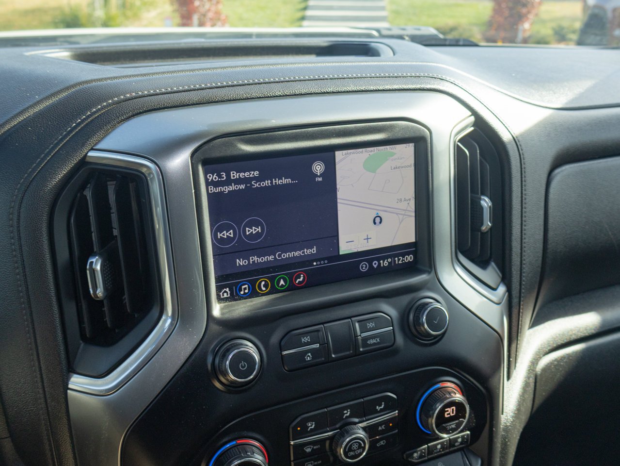 2020 Chevrolet Silverado 2500HD 4WD Crew Cab 159 LTZ White Sherwood Park - photo #28