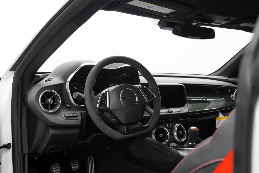 Chevrolet Camaro 2dr Cpe ZL1 | 1LE PACKAGE 2018 Blanc Kirkland - photo #16