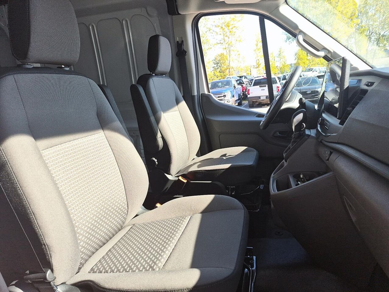 2027 Ford Transit Cargo Van Oxford White Saint-Jérôme - photo #6