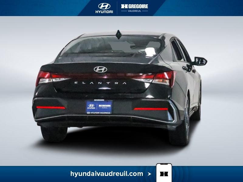 2025 Hyundai Elantra Black Laval - photo #10