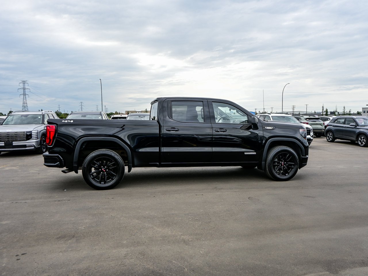 2024 GMC Sierra 1500 4WD Crew Cab 147 Elevation Black Sherwood Park - photo #14
