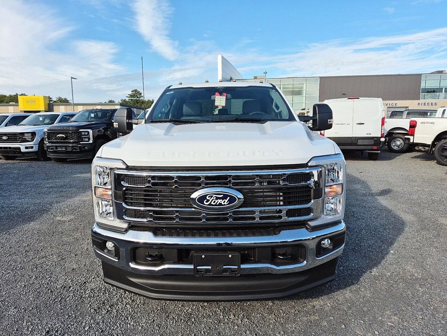 Ford Super Duty F-250 SRW XLT 2027 Blanc Oxford
