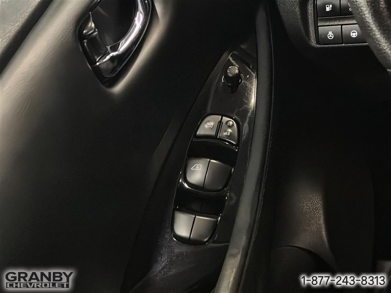 2020 Nissan LEAF SV à hayon | 27-0179A Red Granby - photo #13
