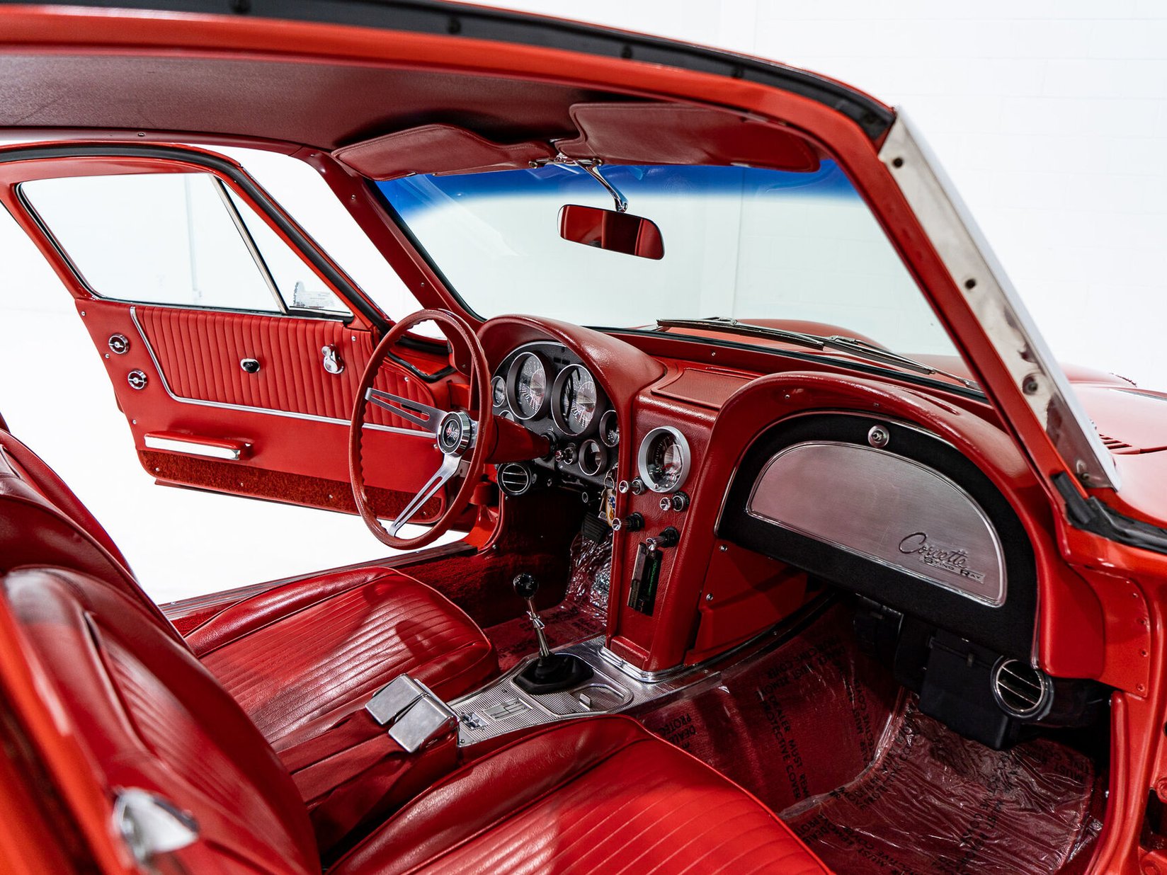 Chevrolet Corvette Split window matching# 327 Factory A/C | PRICE IN USD 1963 Rouge Montréal - photo #72