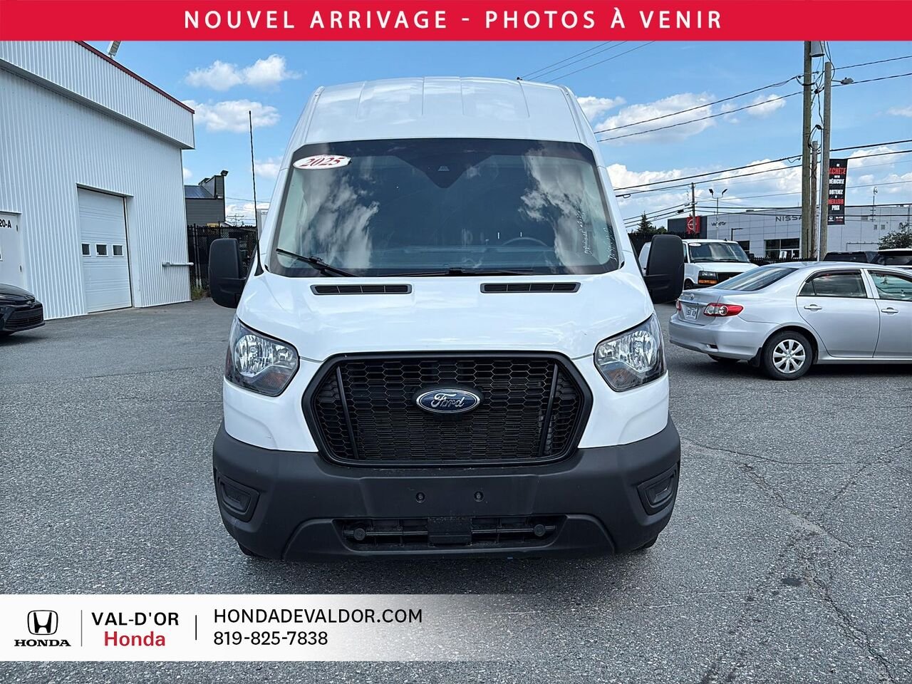2025 Ford Transit fourgon utilitaire T-250 TI toit surélevé 148 po PNBV de 9 070 lb White Val-d'Or - photo #1