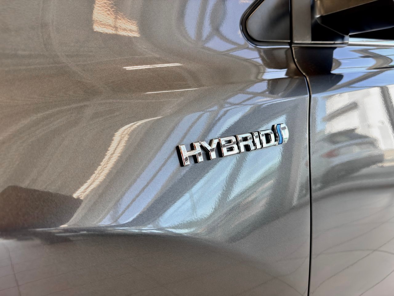 2017 Toyota RAV4 Hybrid Silver Notre-Dame-des-Prairies - photo #15
