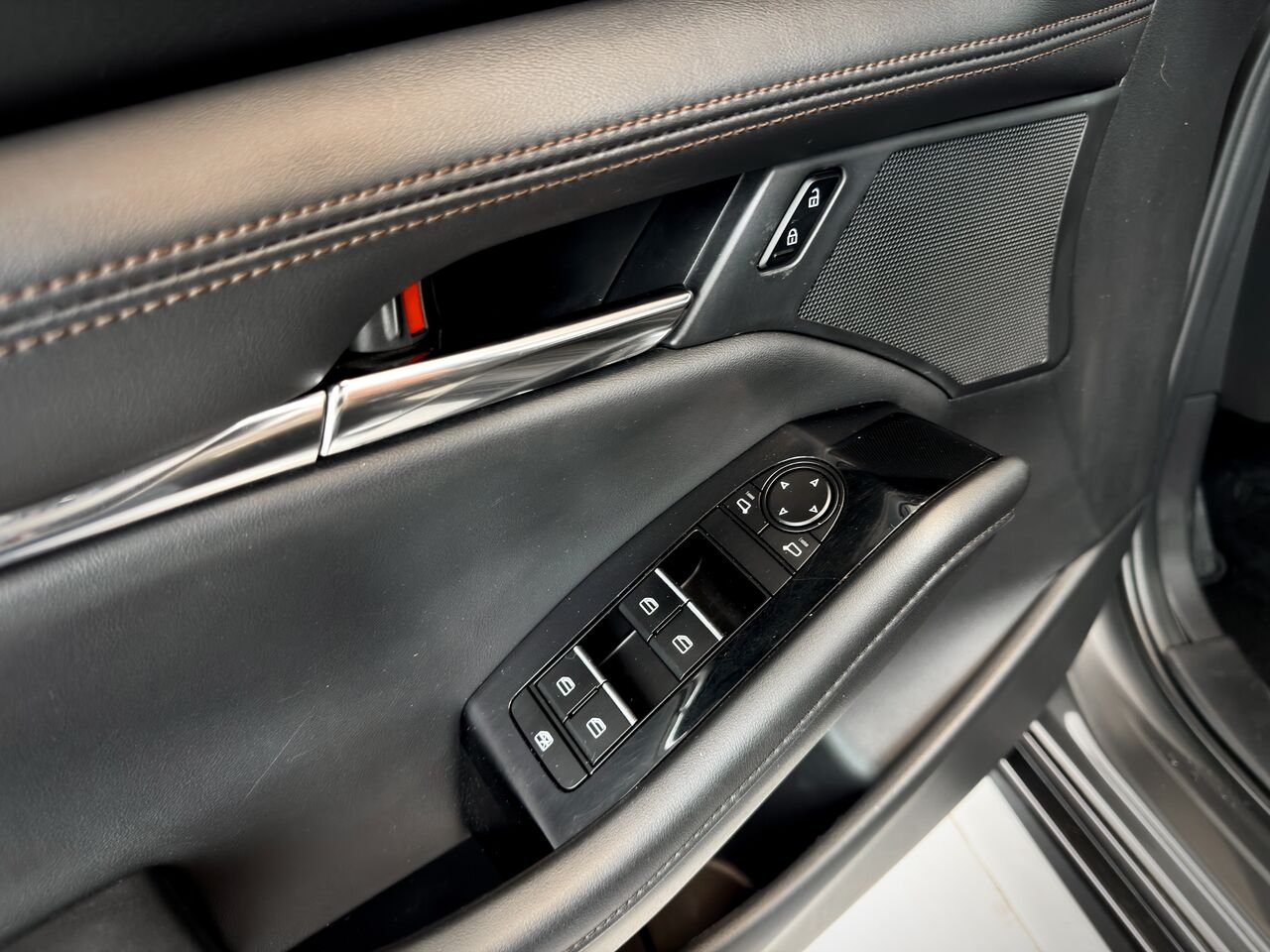 2024 Mazda Mazda3 Sport Grey Notre-Dame-des-Prairies - photo #34