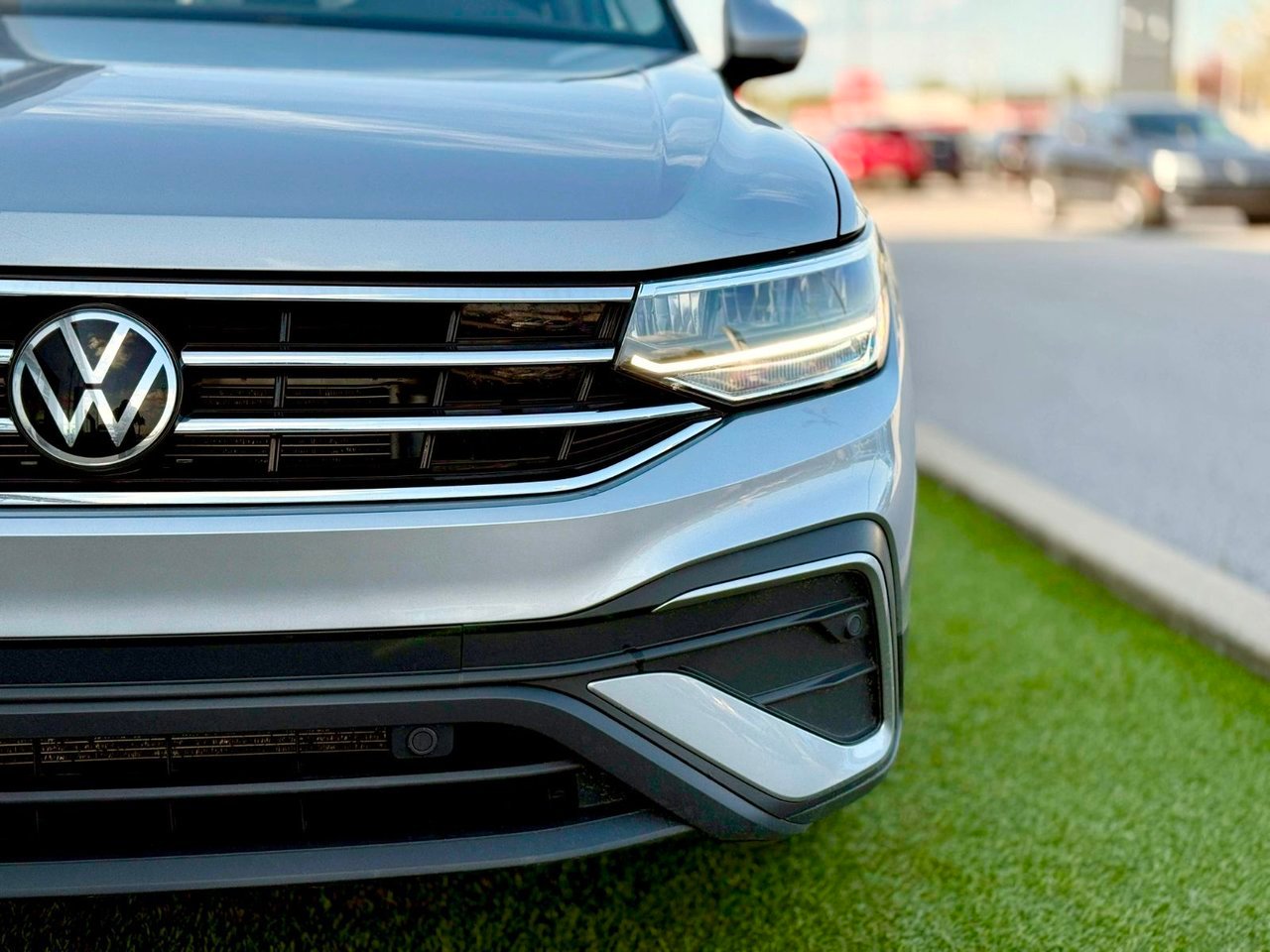 Volkswagen Tiguan 2023 Gris Notre-Dame-des-Prairies - photo #6