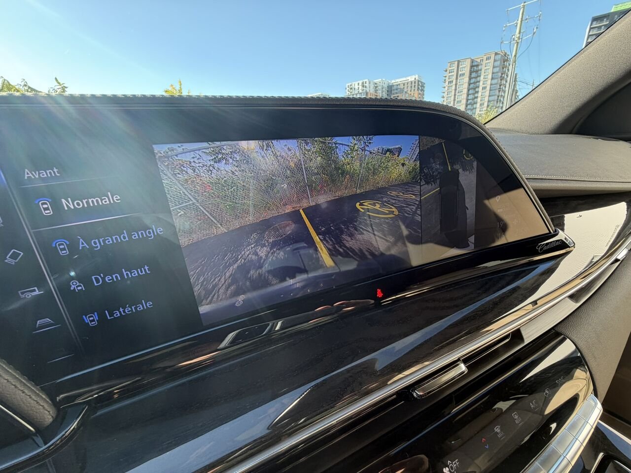 2023 Cadillac Escalade PREMIUM LUXURY AWD FINANCEMENT À PARTIR 3.99% White Laval - photo #16