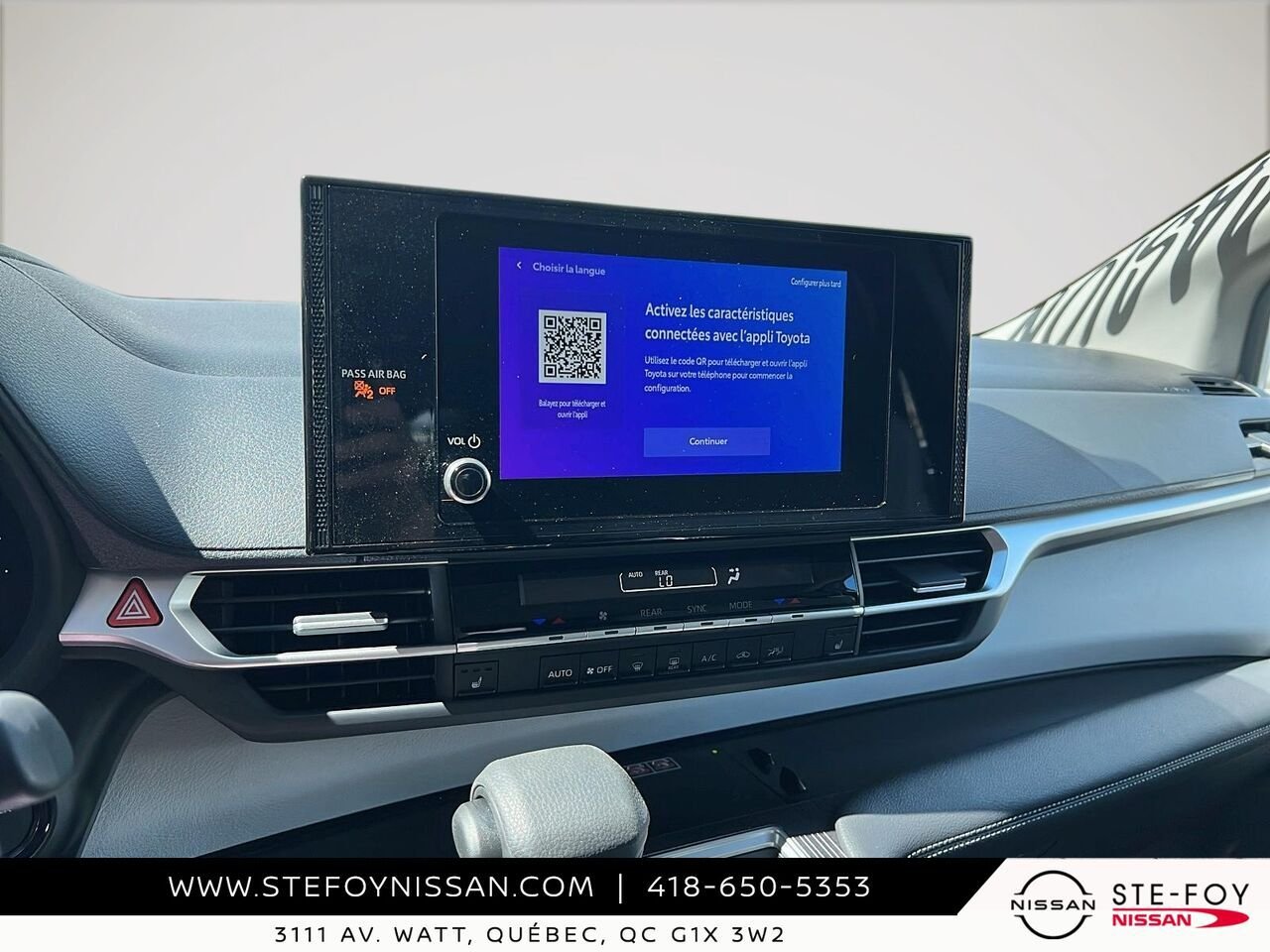 2026 Toyota Sienna LE 8 PASSAGERS White Ste-Foy - photo #17