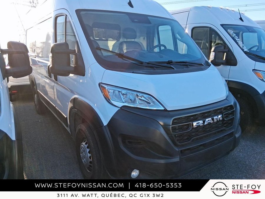 Ram ProMaster fourgonnette utilitaire 2500 Tradesman toit élevé 136 po avec siège passager 2026 Blanc