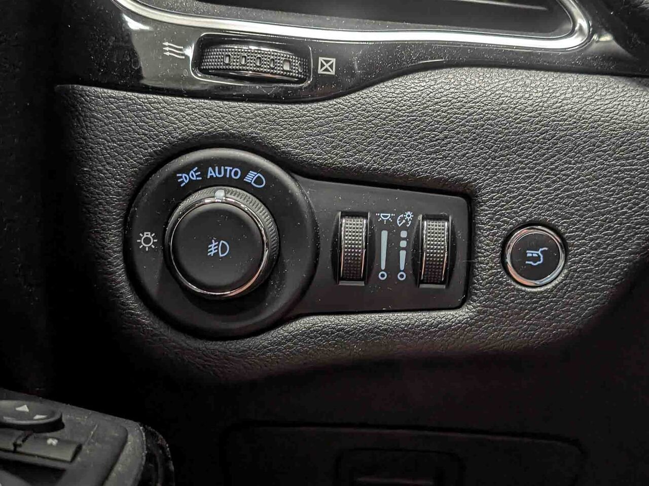 Jeep CHEROKEE 4x4 Altitude 8 Pneus Cuir Toit Pano 2021 Autre Sherbrooke - photo #14