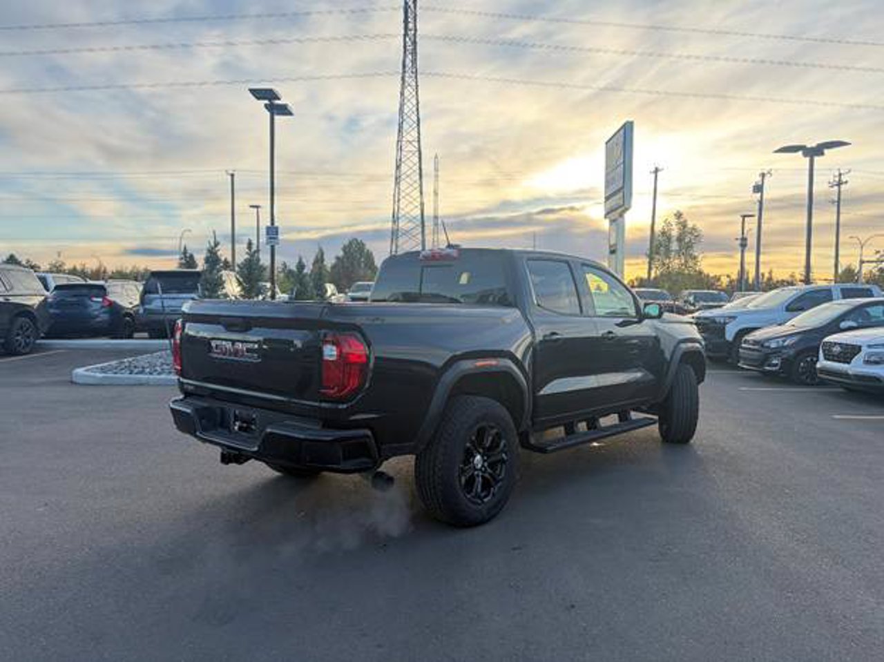 2024 GMC Canyon 4WD Crew Cab Elevation Black Sherwood Park - photo #4